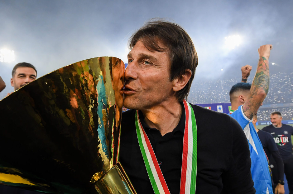 关于今晨突围战来临，AC米兰围绕葡超主帅复盘，管理层满意，赛季目标并未改变的信息