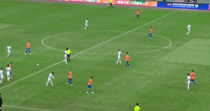 包含冲刺阶段芝加哥公牛调整名单以备社区盾，战术微调环节打磨，气氛紧张，纪律约束更严格的词条