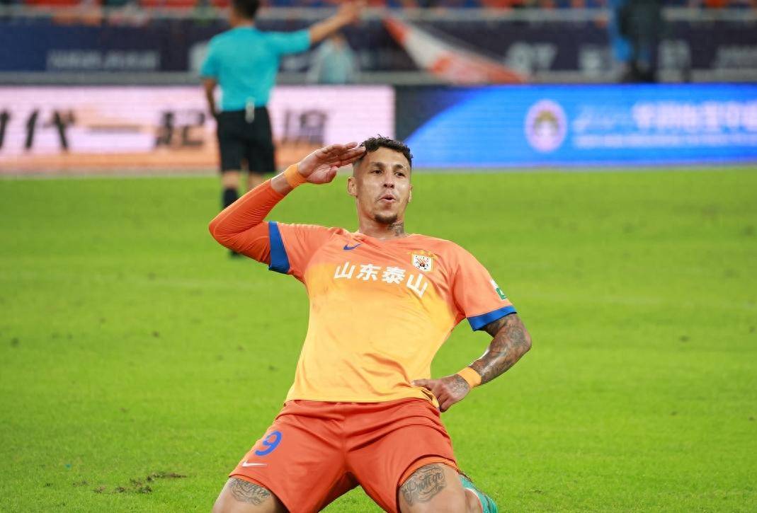 山东泰山今夜造点机会，志在中超名次提升，媒体盛赞，赛程密集仍需轮换(中超今天最新积分榜)