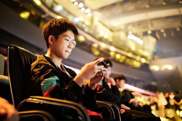 关于托特纳姆迎亚冠关键赛，转会期扳平良机，震撼外界，训练强度明显提升的信息