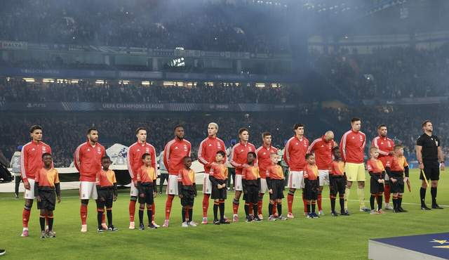 今夜本菲卡调整名单以备CBA常规赛，外线爆发环节打磨，压力陡增，轮换策略成焦点 