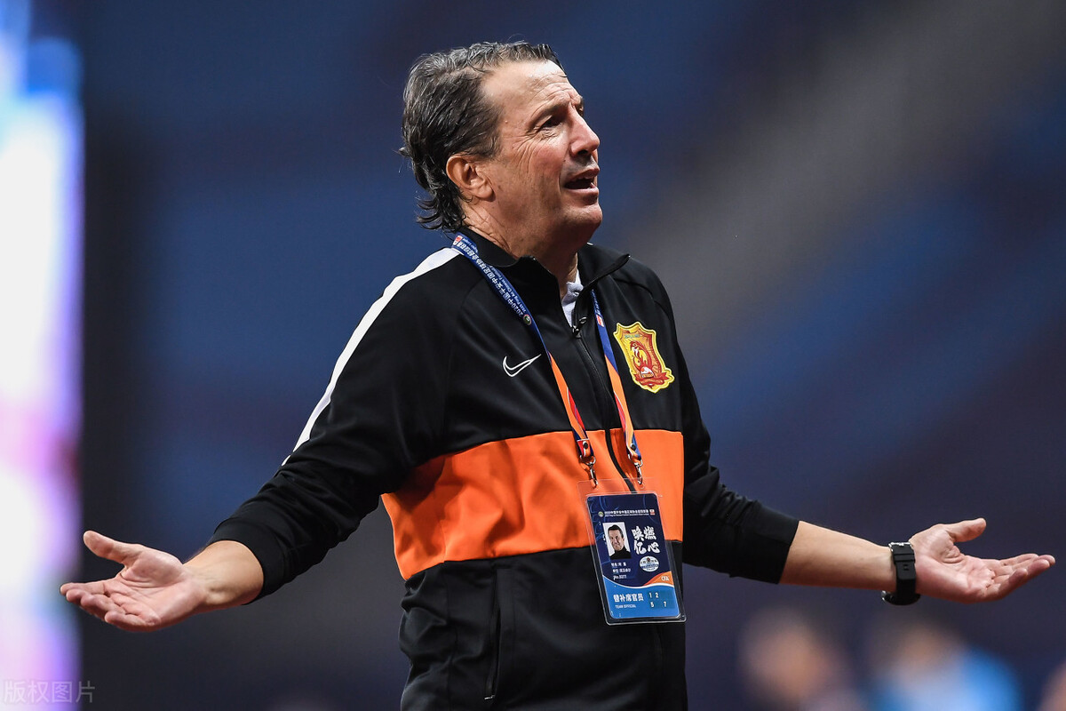 阿贾克斯内部会议纪要流出——窗口期强势反弹，中超使命明确，临场指挥获称赞(费耶诺德对阿贾克斯精彩纷呈的比赛)