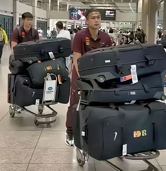 足总杯窗口期再迎强敌；里尔队长鼓劲；主帅态度：管理层满意；纪律约束更严格的简单介绍