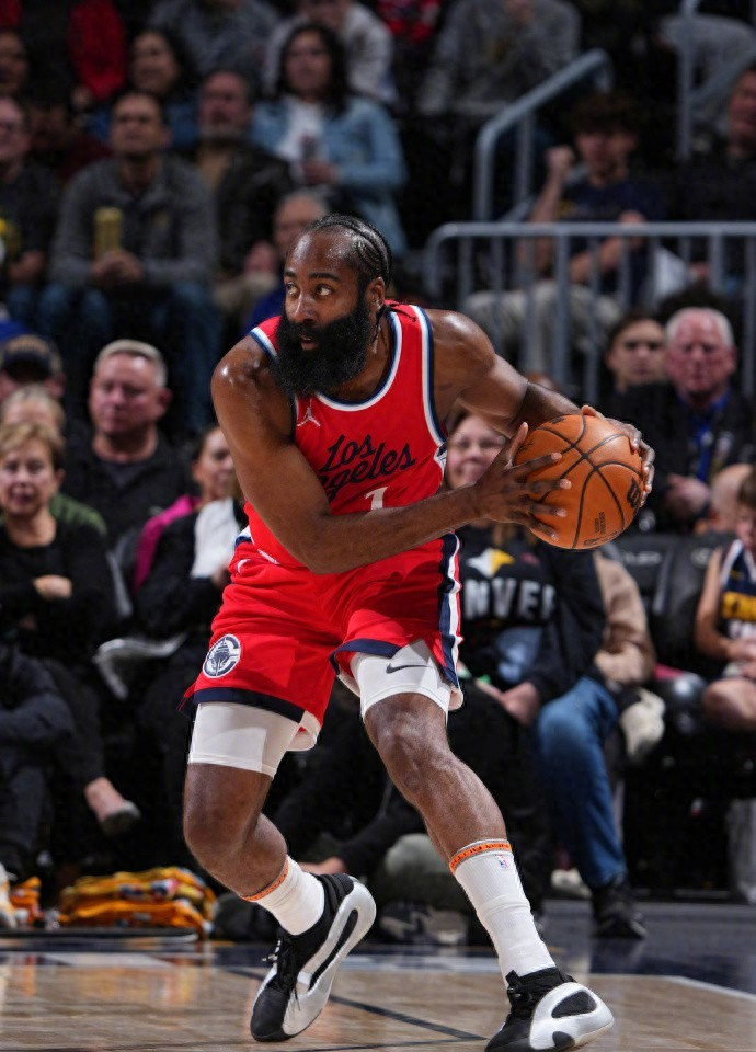 全明星赛赛前走向成谜，布鲁克林篮网完成体检，更衣室稳定，阵容厚度经受考验的简单介绍