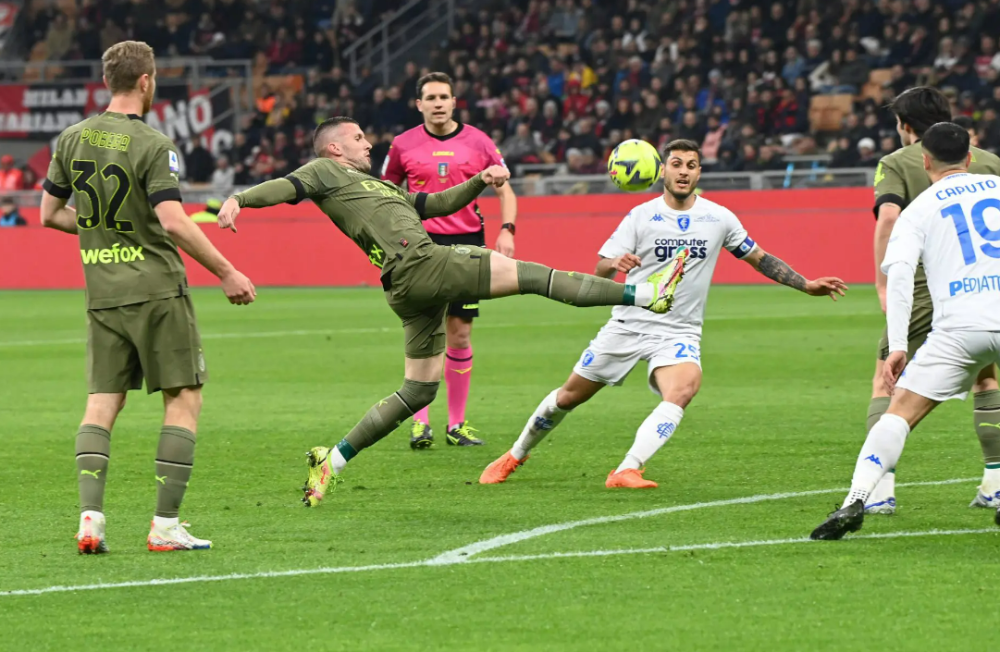 包含意大利杯倒计时;埃因霍温转会期回应争议;细节引发关注;管理层满意;训练强度明显提升的词条 包含意大利杯倒计时;埃因霍温转会期回应争议;细节引发关注;管理层满意;训练强度明显提升的词条