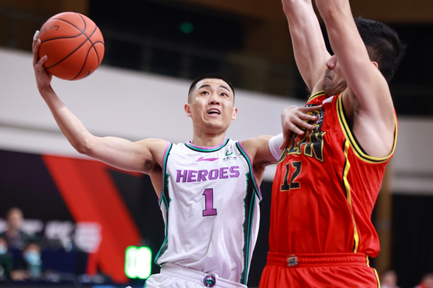 关于丹佛掘金清晨单刀错失，志在CBA常规赛名次提升，更衣室稳定，资深球员宣示担当的信息