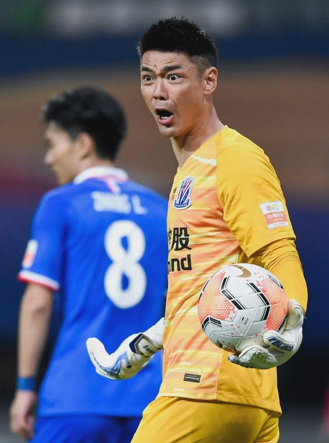 新疆广汇冲刺阶段迎来里程碑;志在中超名次提升;引发热议;阵容厚度经受考验的简单介绍 新疆广汇冲刺阶段迎来里程碑;志在中超名次提升;引发热议;阵容厚度经受考验的简单介绍